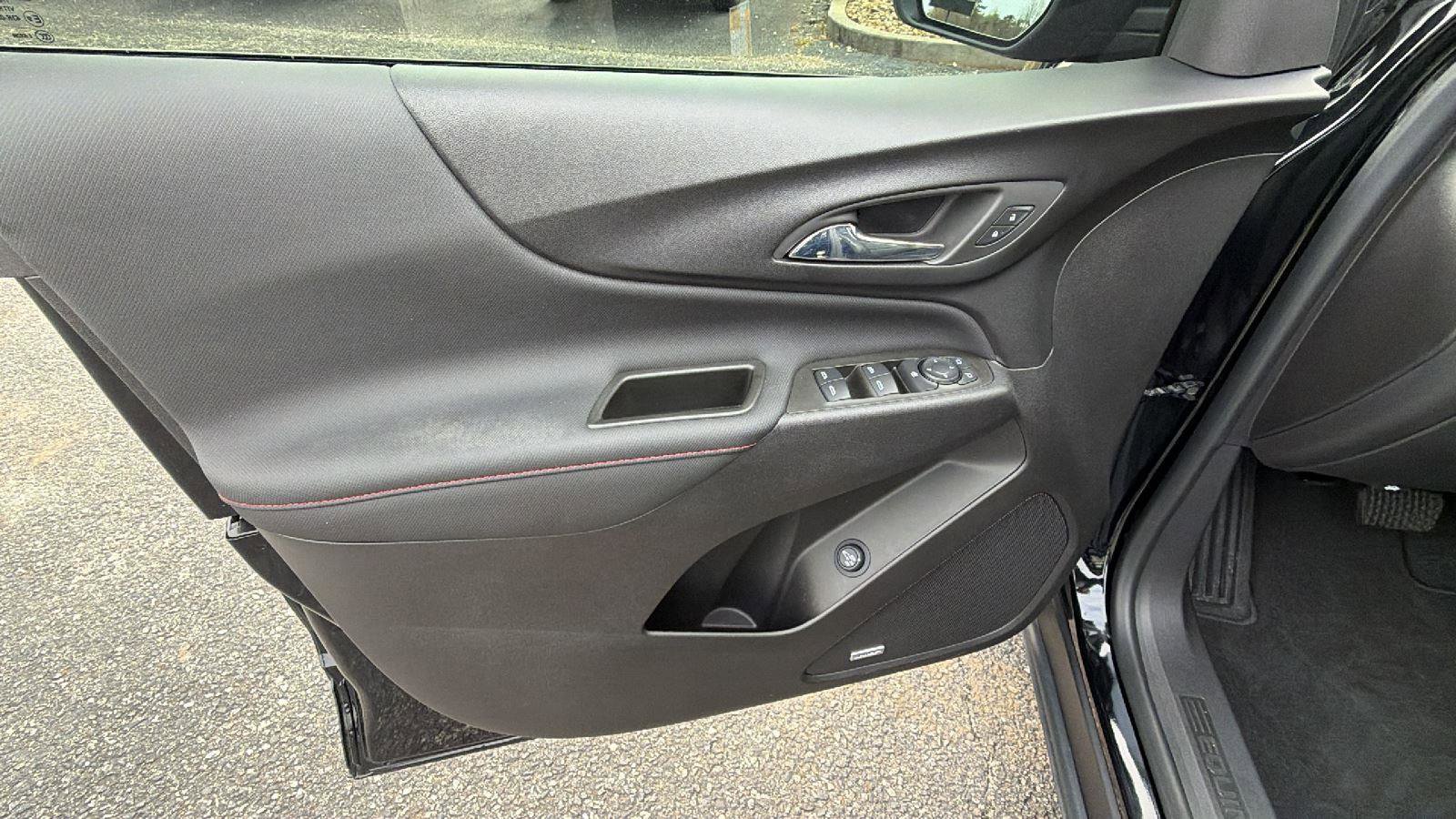 Certified 2024 Chevrolet Equinox RS w/ RS Leather Package image 11