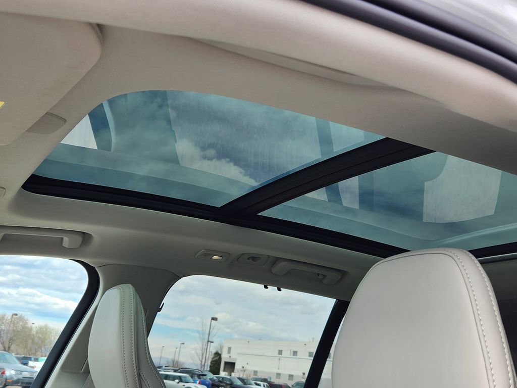 Used 2023 Volvo XC90 T8 Ultimate image 28