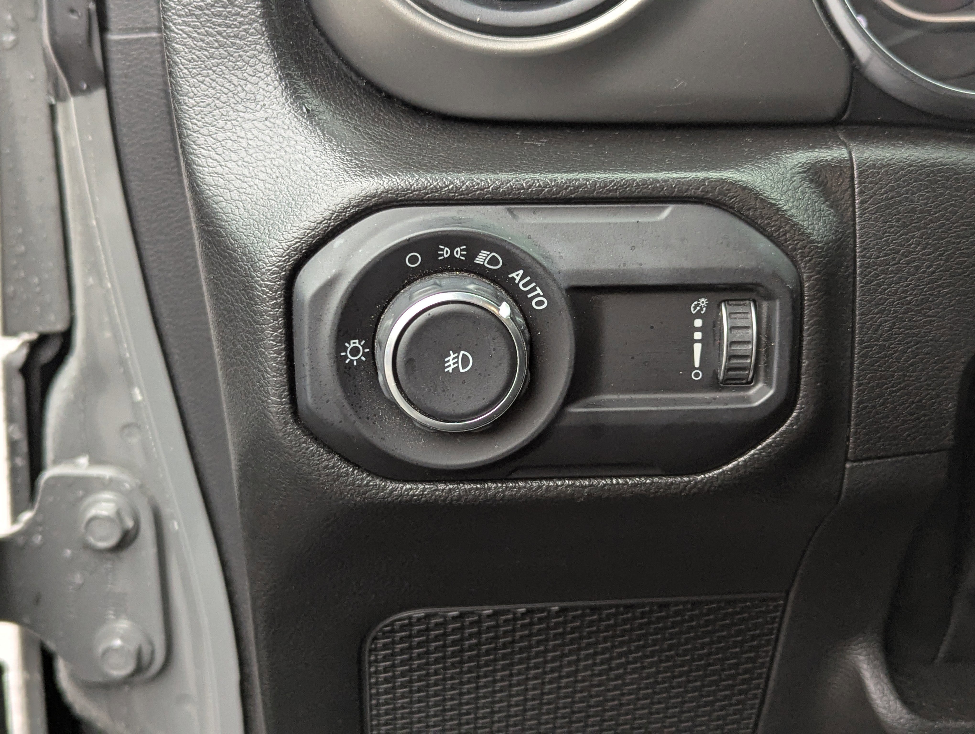 Used 2023 Jeep Wrangler Sport S image 15