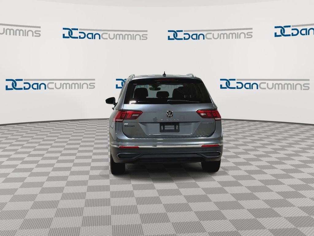 Used 2023 Volkswagen Tiguan SE image 7