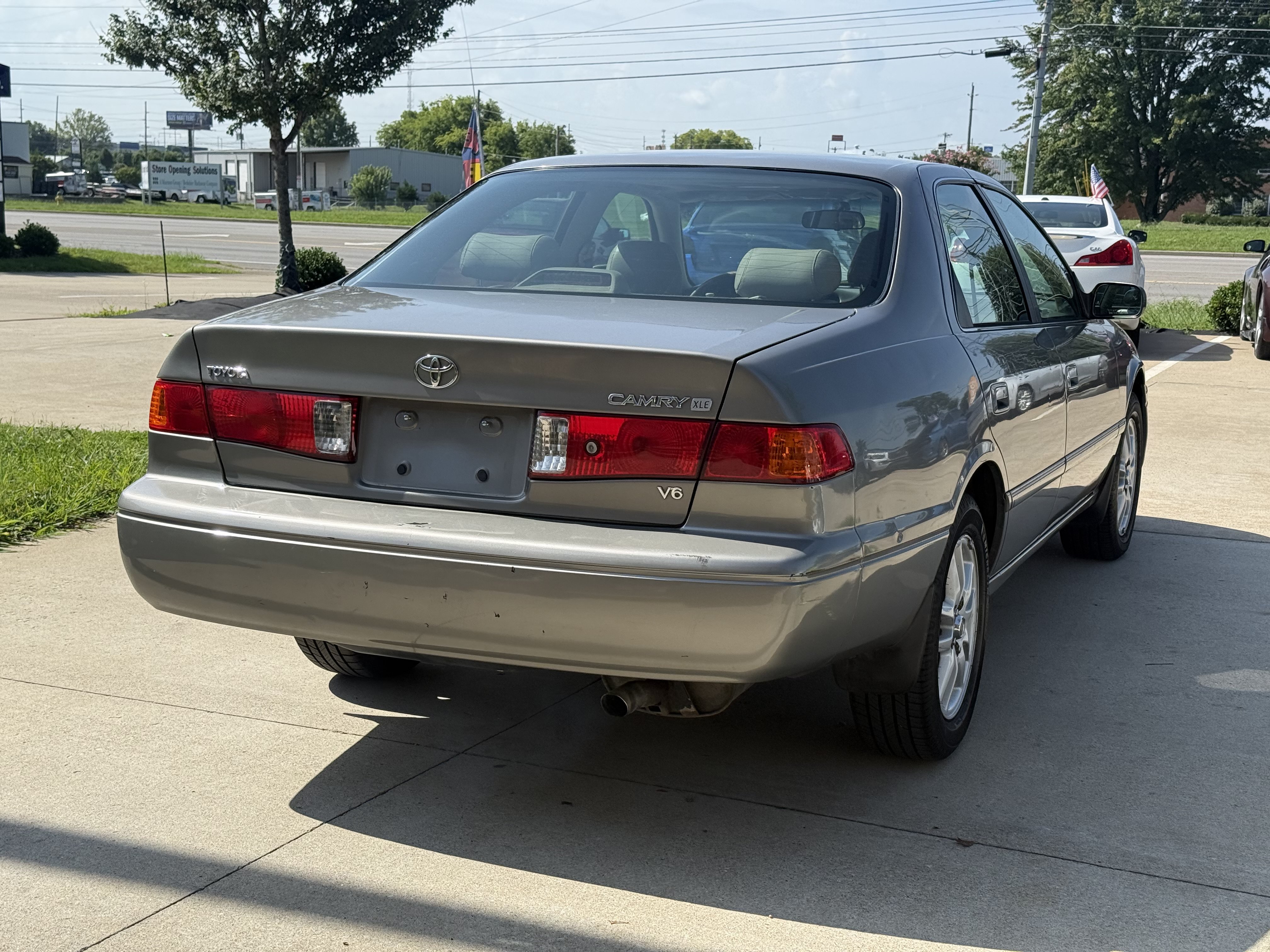 Used 2001 Toyota Camry XLE FWD image 7