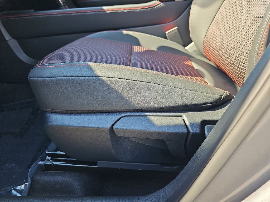 New 2027 Nissan Kicks SR w/ Cold Weather Package FWD image 28