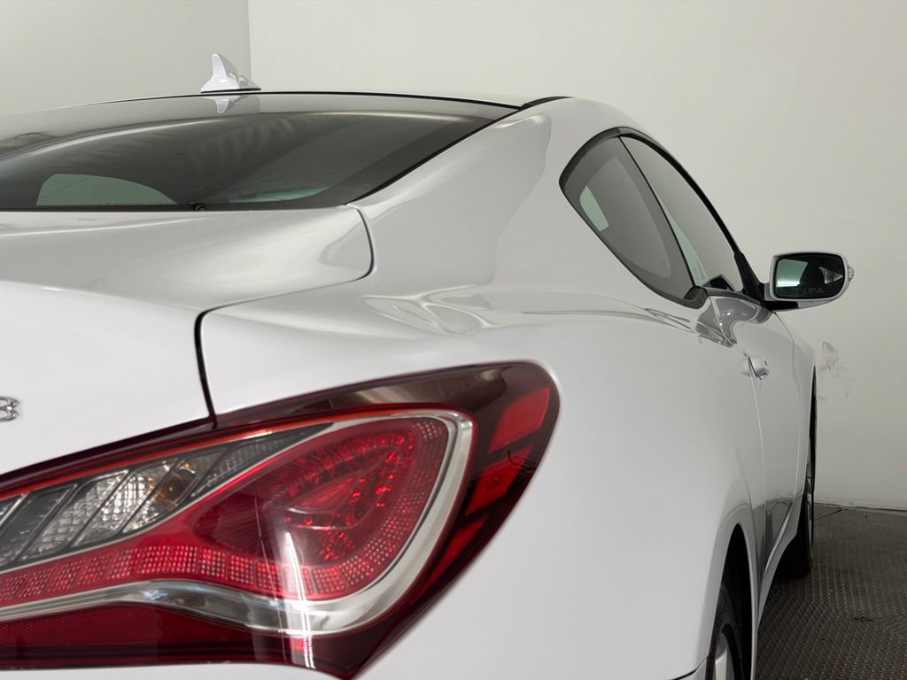 Used 2015 Hyundai Genesis 3.8 RWD image 55