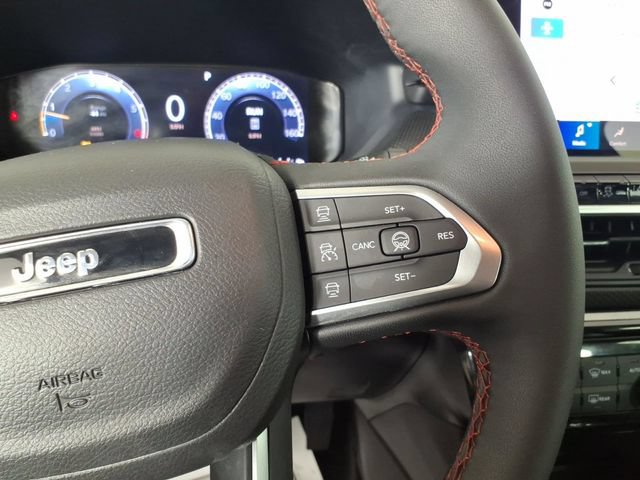 Used 2025 Jeep Compass Trailhawk w/ Trailhawk Elite Group AWD/4WD image 17