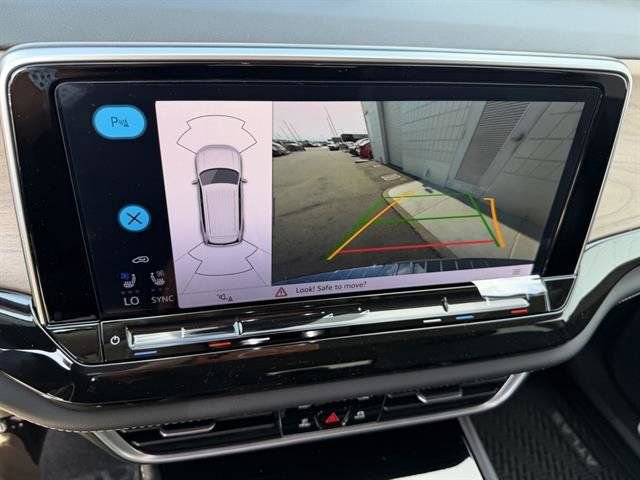 New 2026 Volkswagen Atlas SE image 25