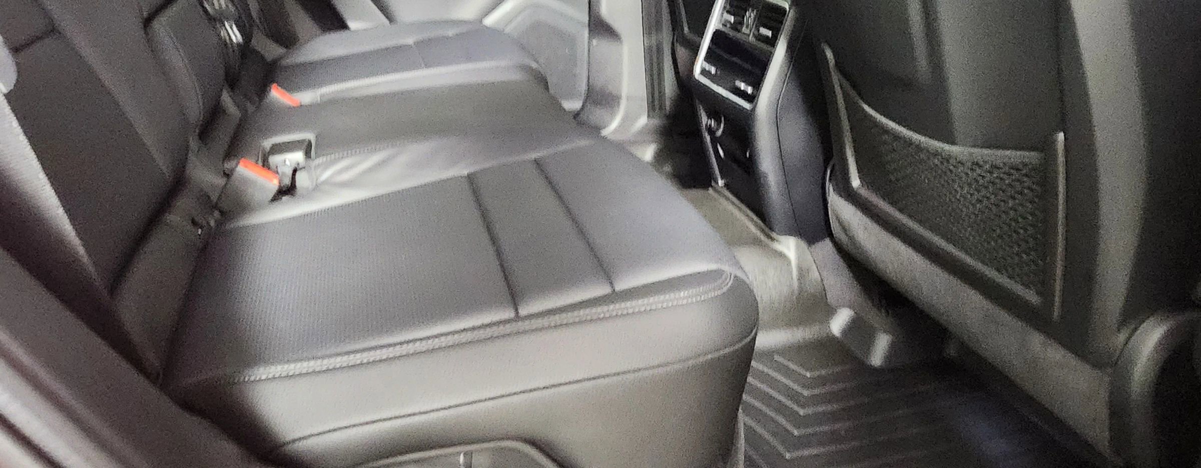 Used 2021 Porsche Cayenne E-Hybrid Sport Utility 4D image 17