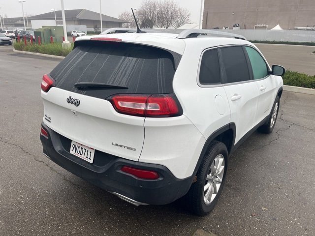Used 2015 Jeep Cherokee Limited w/ Luxury Group image 5