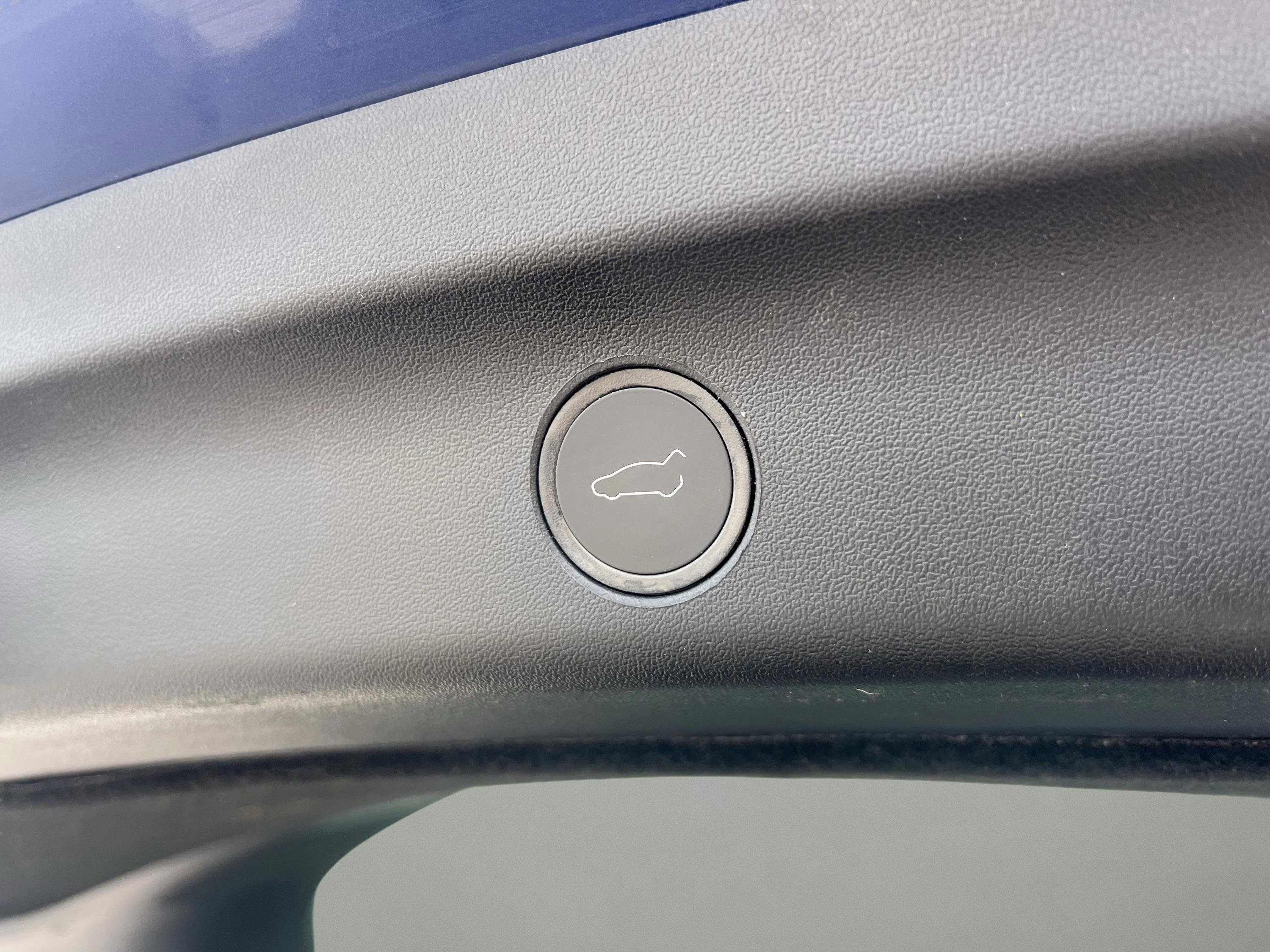 Used 2020 Tesla Model Y Long Range image 26