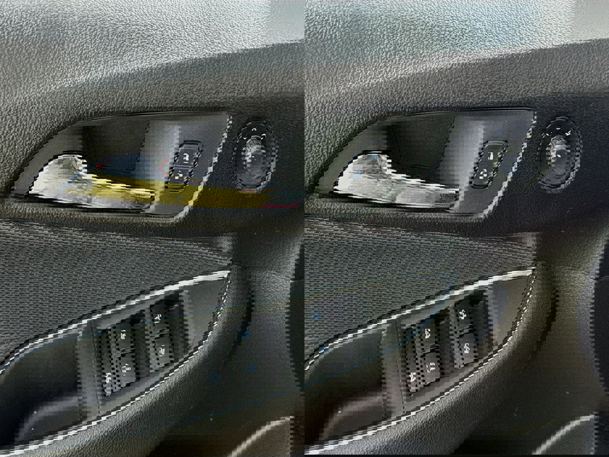 Used 2019 Chevrolet Cruze LT w/ Convenience Package image 20