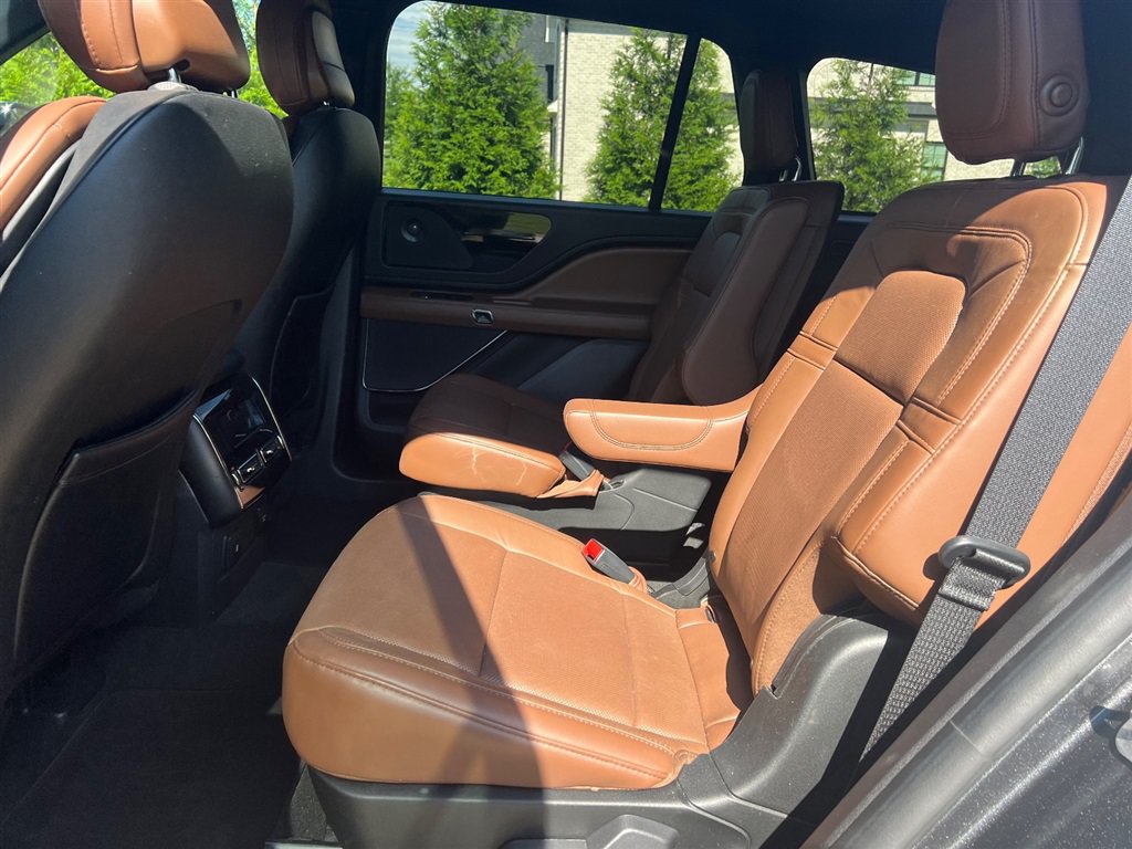 Used 2020 Lincoln Aviator Reserve w/ Equipment Group 201A AWD/4WD image 16