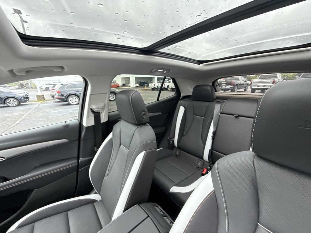 Certified 2025 Buick Envision Sport Touring image 10