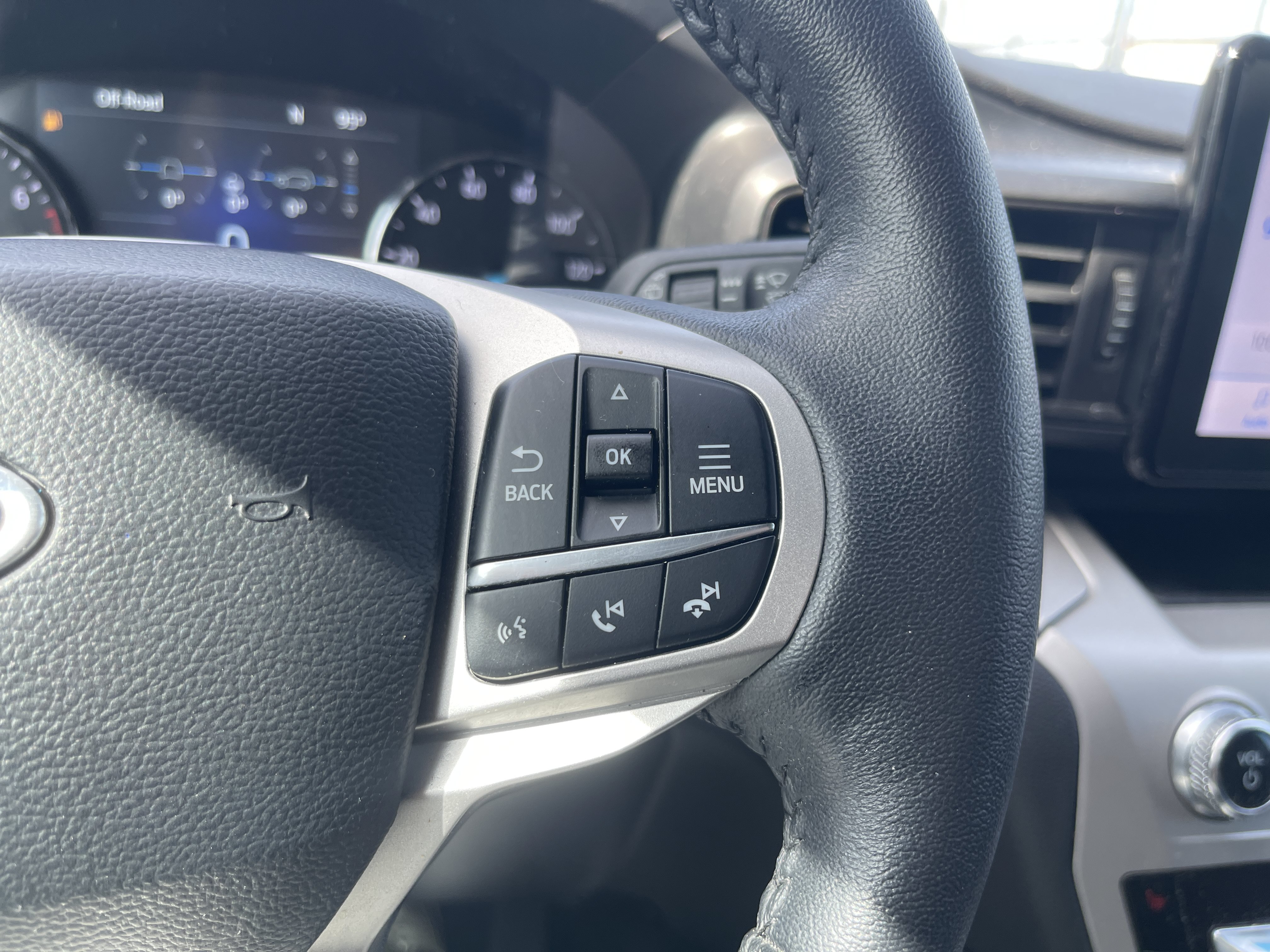 Used 2024 Ford Explorer XLT RWD image 20