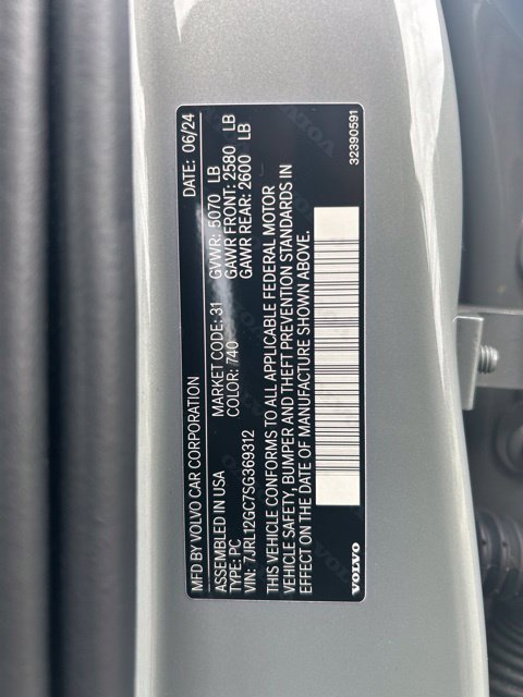 Used 2025 Volvo S60 B5 Plus AWD/4WD image 30