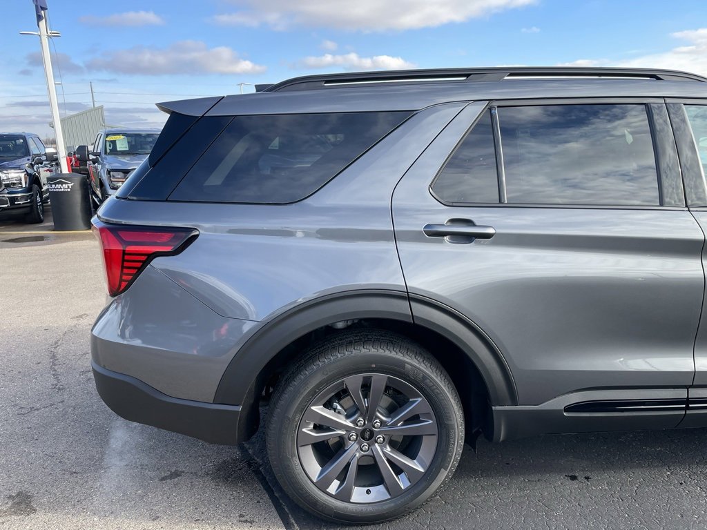 New 2026 Ford Explorer Active image 32
