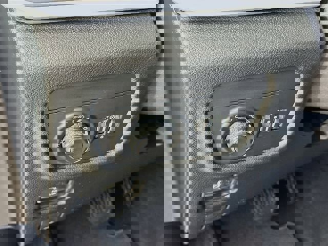 New 2025 Jeep Grand Cherokee L Laredo image 22