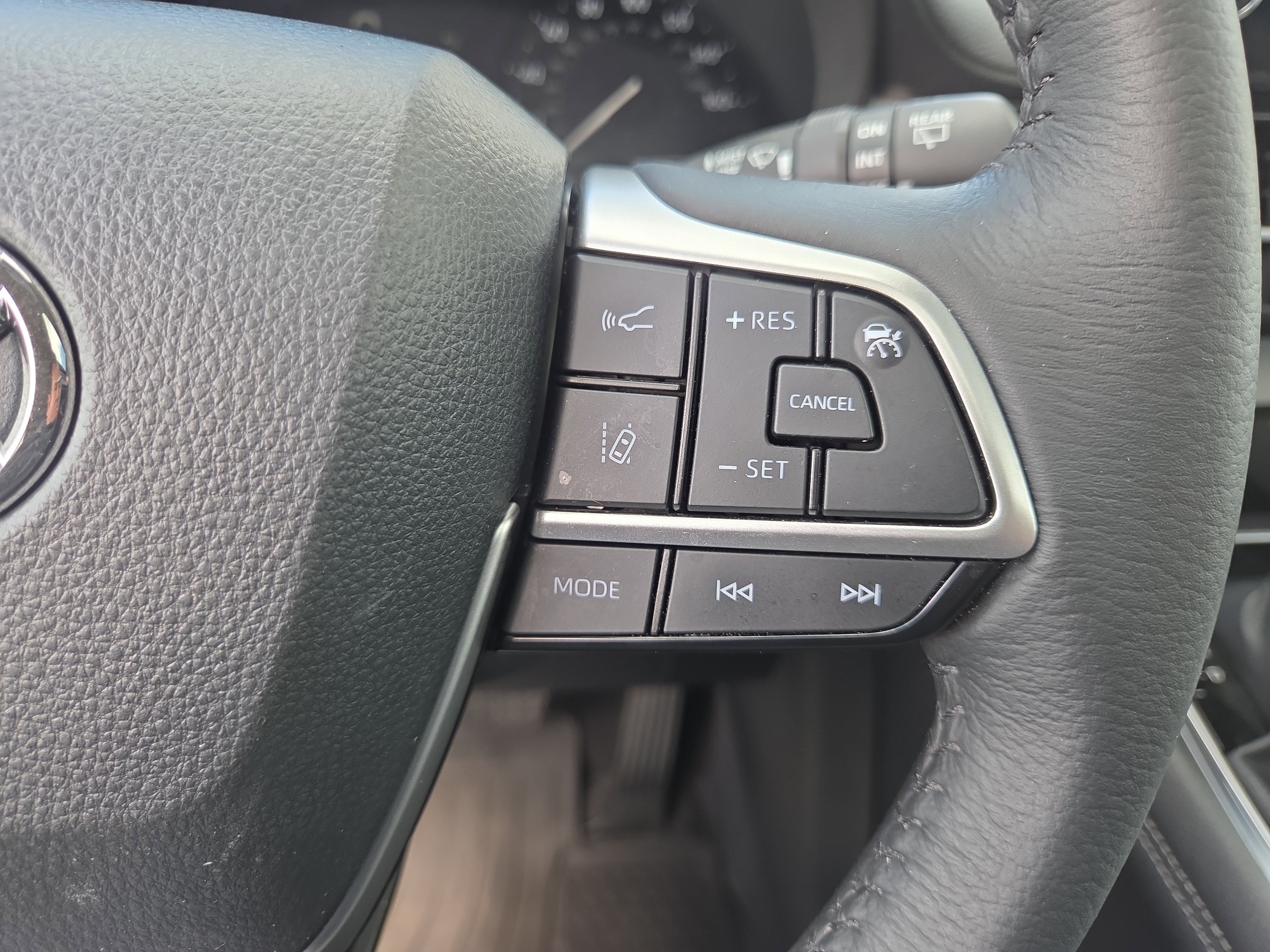 Certified 2025 Toyota Sienna XLE w/ XLE Plus Package AWD/4WD image 27