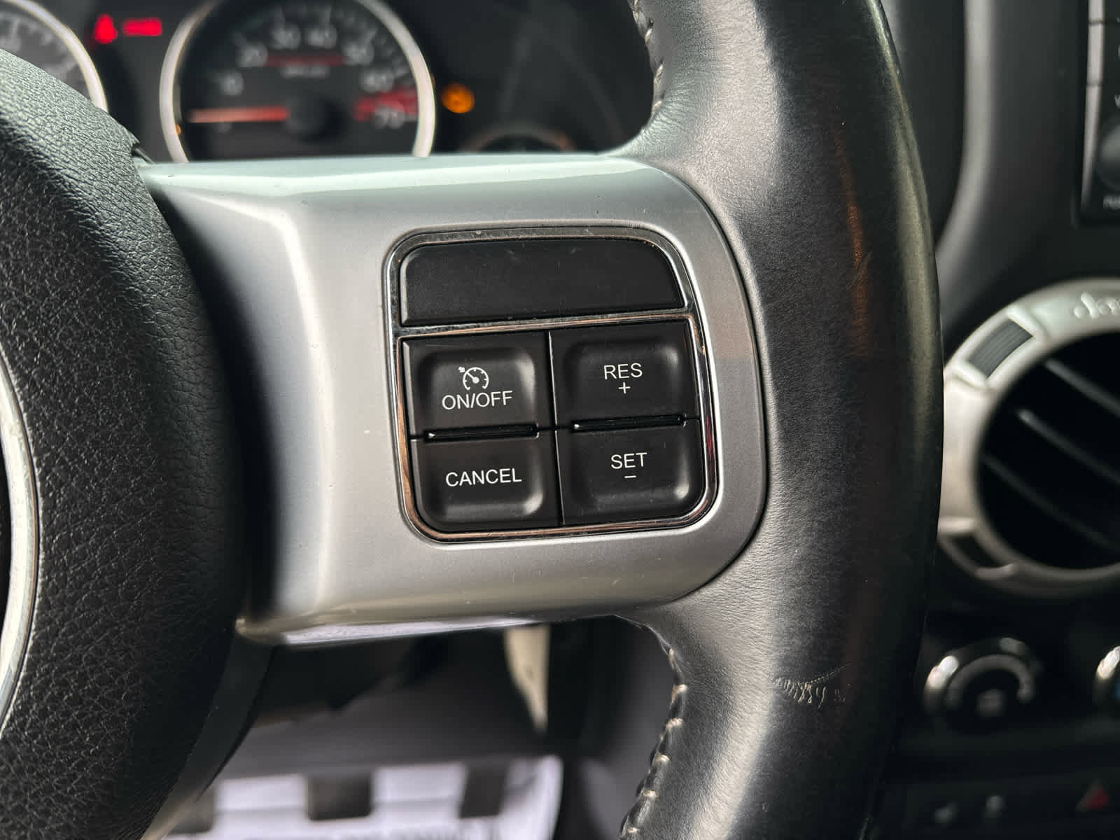 Used 2014 Jeep Wrangler Unlimited Rubicon image 19