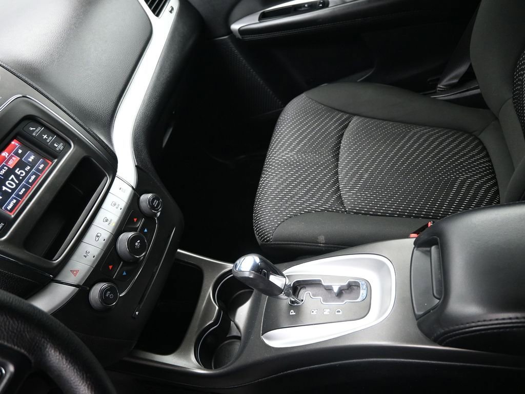 Used 2020 Dodge Journey SE image 17