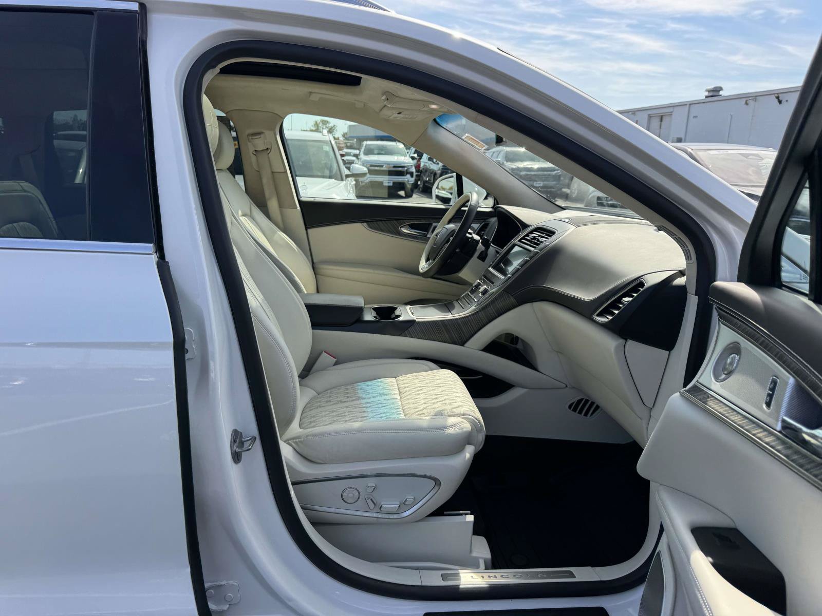 Used 2019 Lincoln Nautilus Black Label AWD/4WD image 15