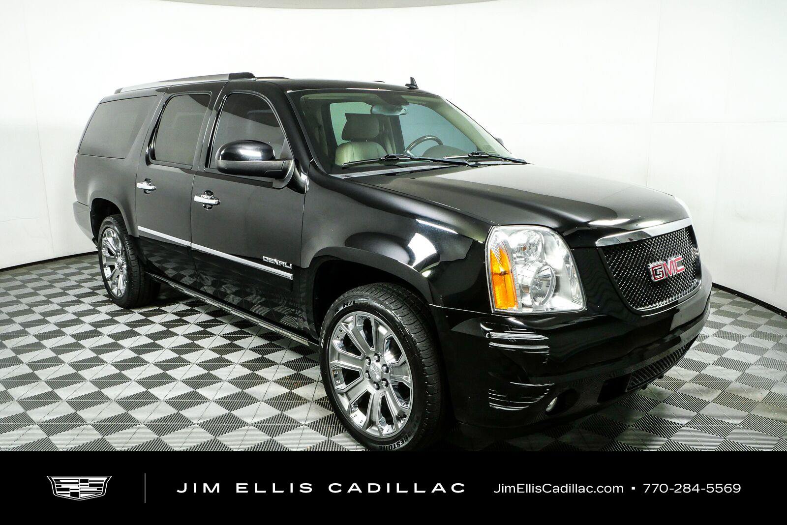 Used 2014 GMC Yukon XL Denali RWD image 1
