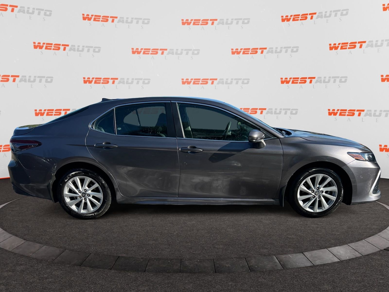 Used 2023 Toyota Camry LE image 6