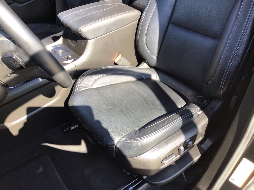 Used 2023 Chevrolet Traverse LT FWD image 9