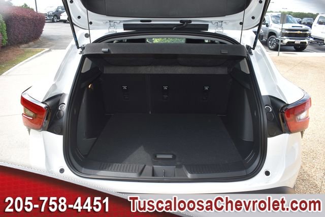 New 2026 Chevrolet Trax ACTIV w/ Sunroof Package FWD image 9