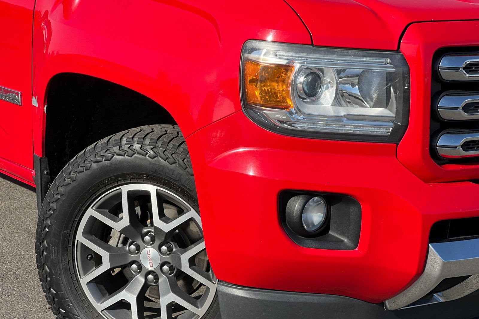 Used 2015 GMC Canyon SLE w/ All-Terrain Package AWD/4WD image 28
