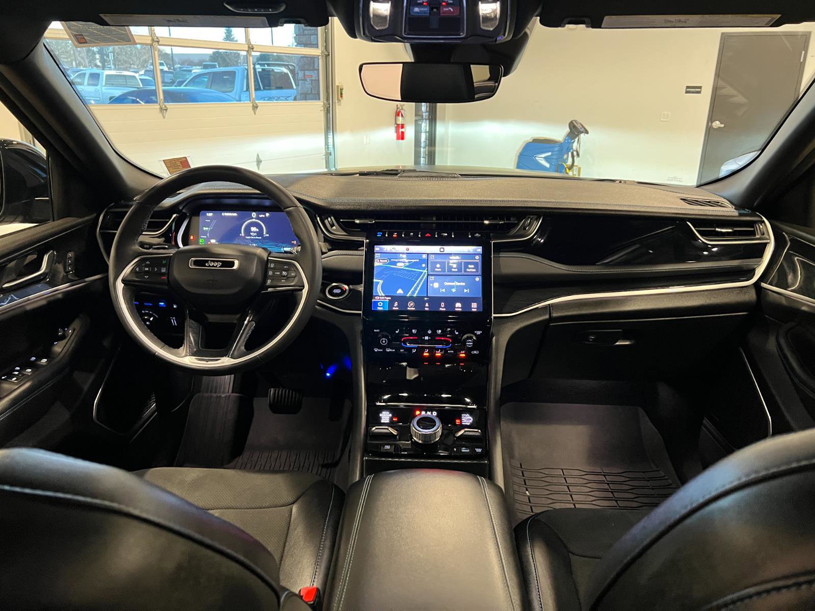 Used 2024 Jeep Grand Cherokee Trailhawk image 31