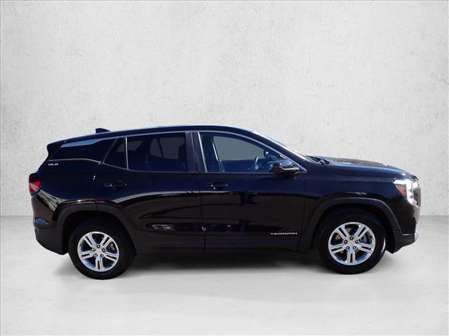 Used 2022 GMC Terrain SLE w/ LPO, Cargo Package image 5