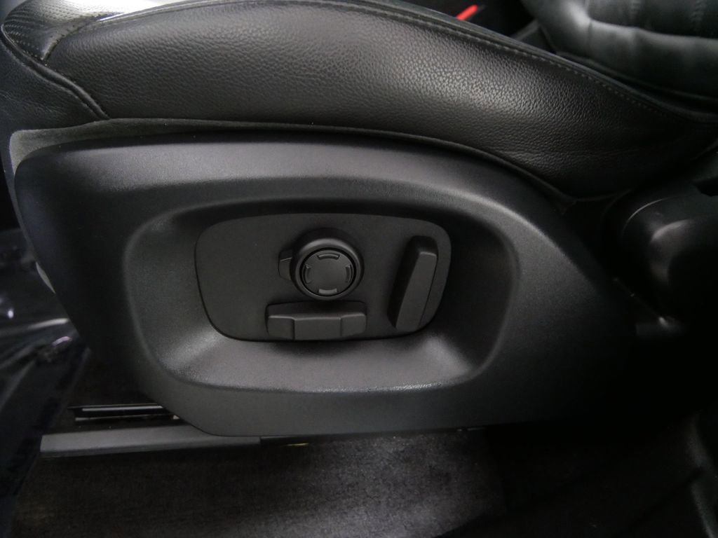 Used 2016 Land Rover Range Rover Sport SE image 18