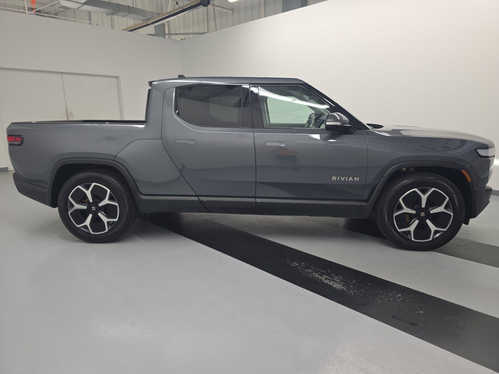 Used 2024 Rivian R1T Adventure AWD/4WD image 6