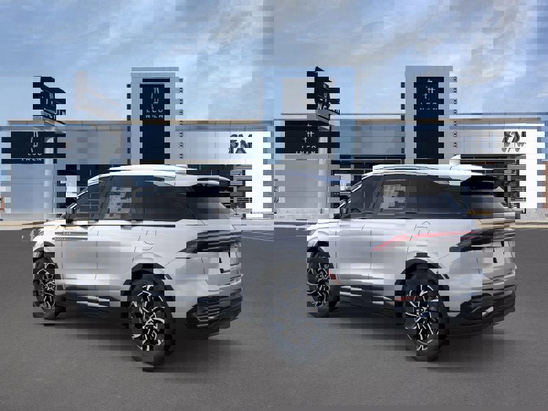 New 2026 Lincoln Nautilus Premier image 4