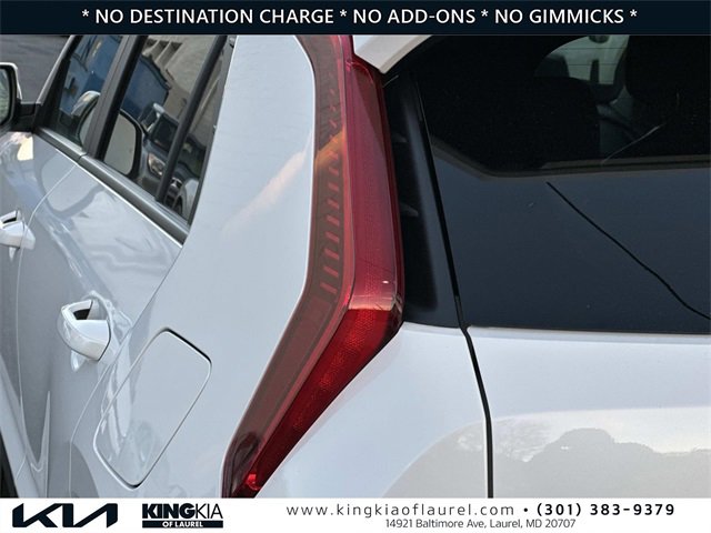 Used 2025 Kia Niro LX image 29