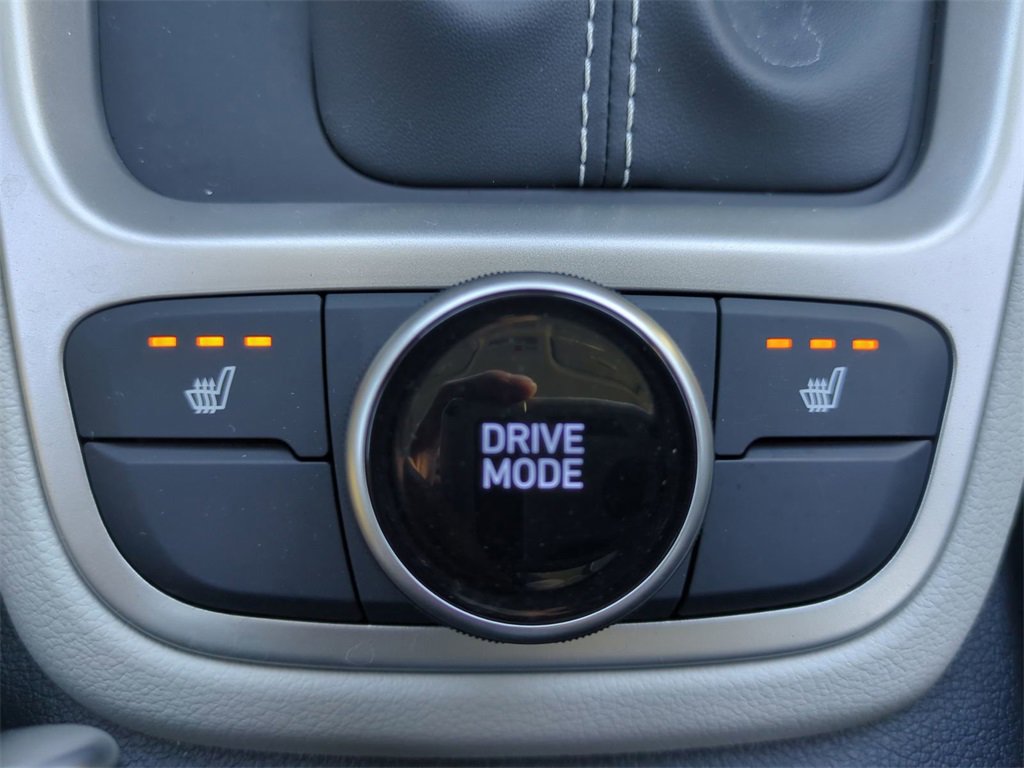 New 2025 Hyundai Venue Limited image 25