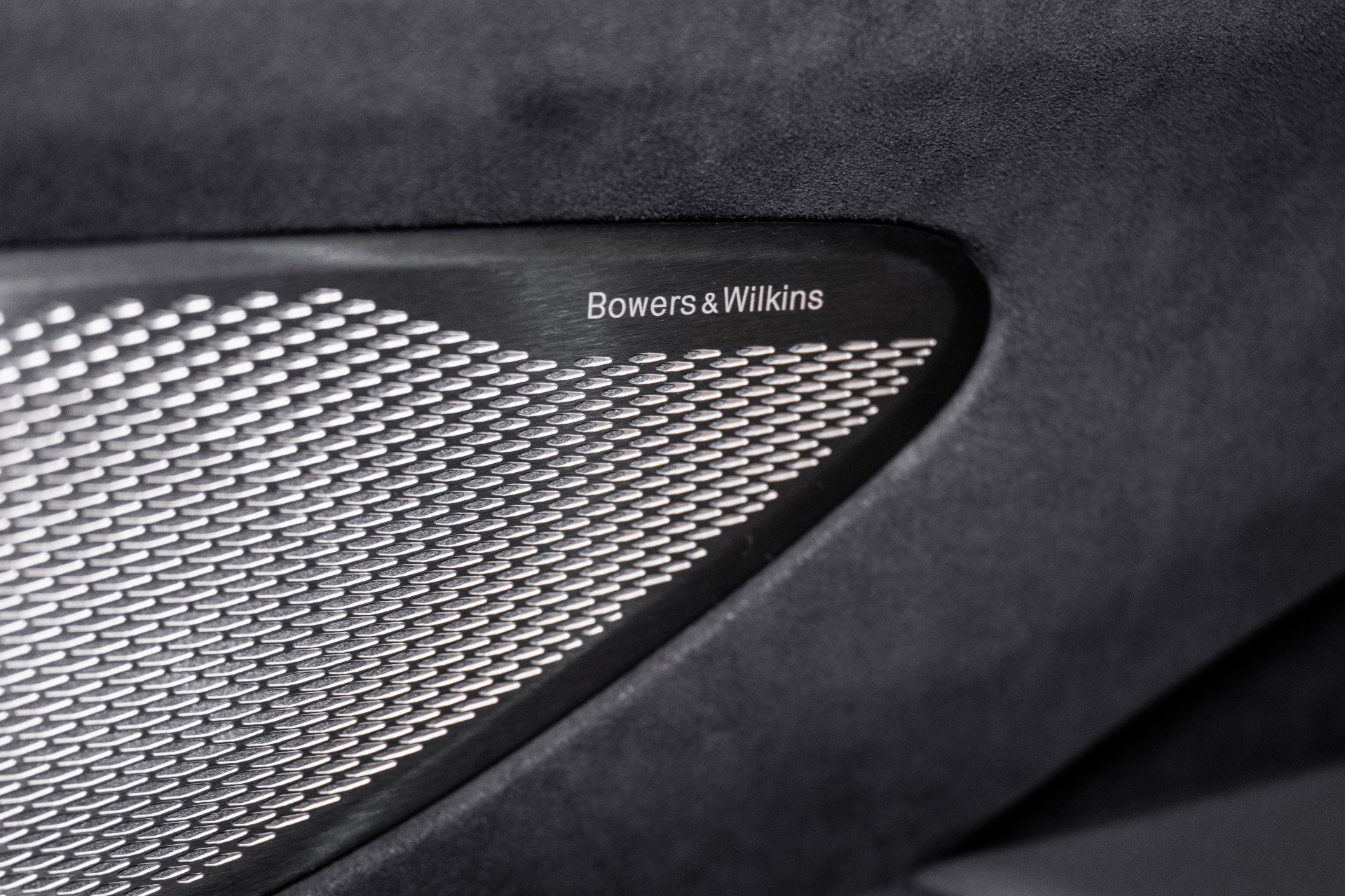 Used 2025 Aston Martin V8 Vantage Coupe image 39