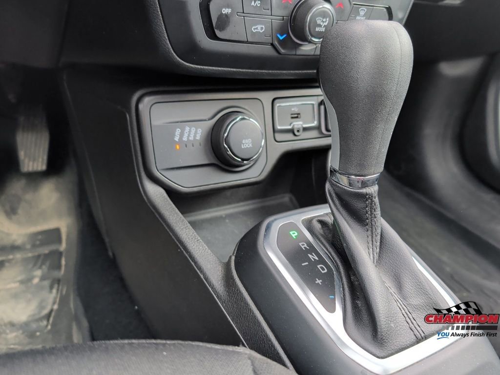 Used 2021 Jeep Renegade Latitude w/ Convenience Group AWD/4WD image 20