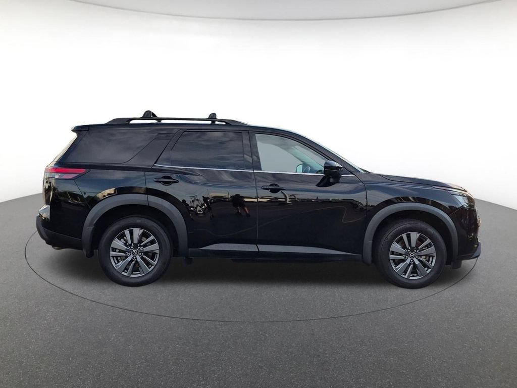Used 2024 Nissan Pathfinder SV AWD/4WD image 4