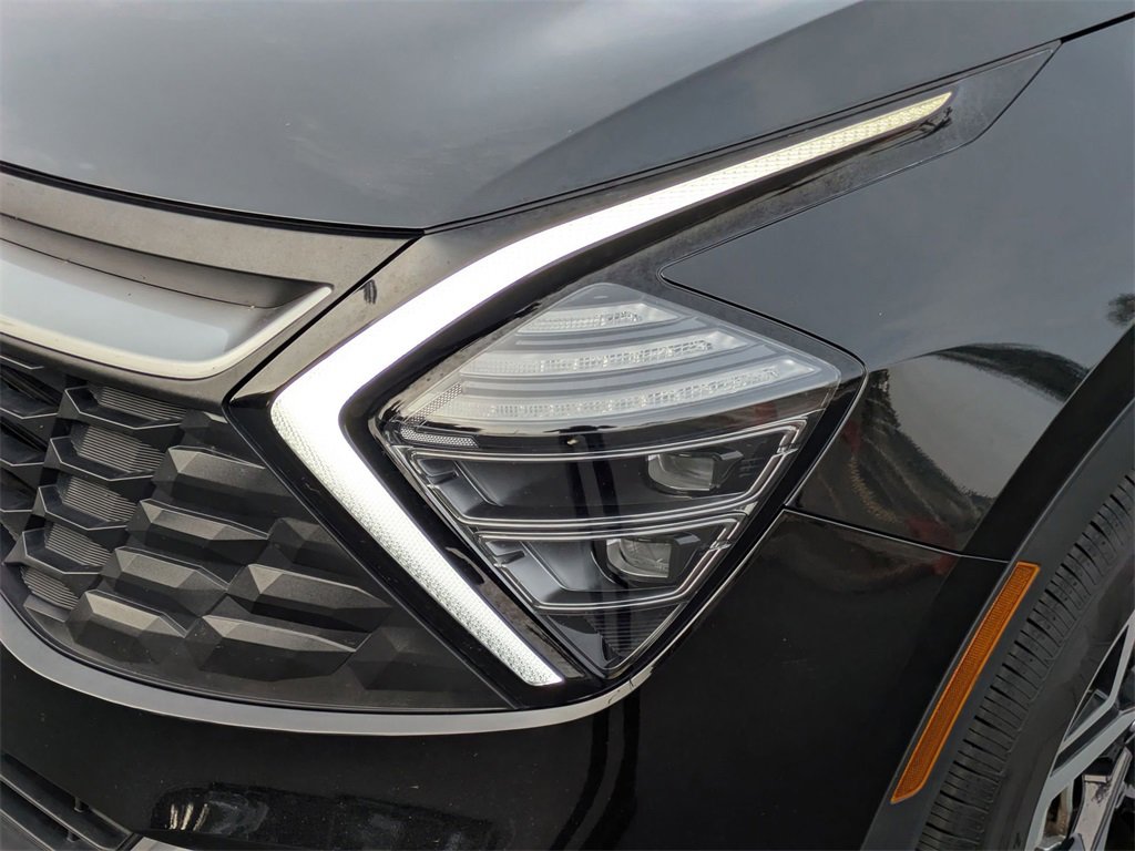 Used 2024 Kia Sportage LX image 11