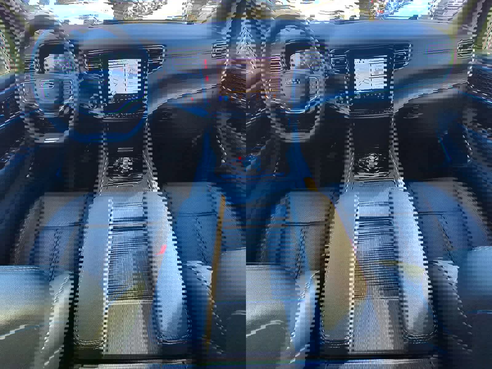 Used 2024 Jeep Wagoneer L Series II image 14