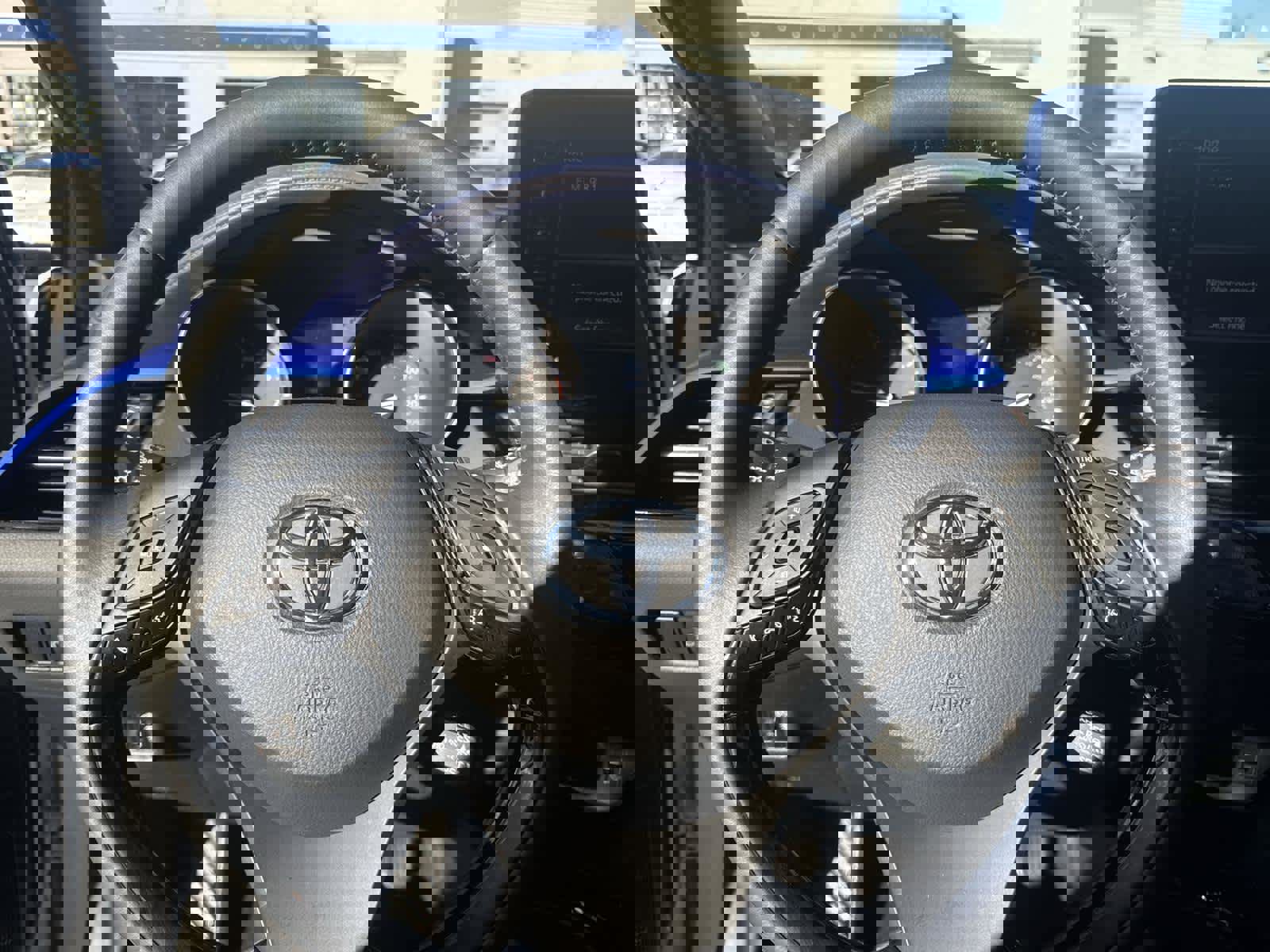 Used 2021 Toyota C-HR XLE image 16