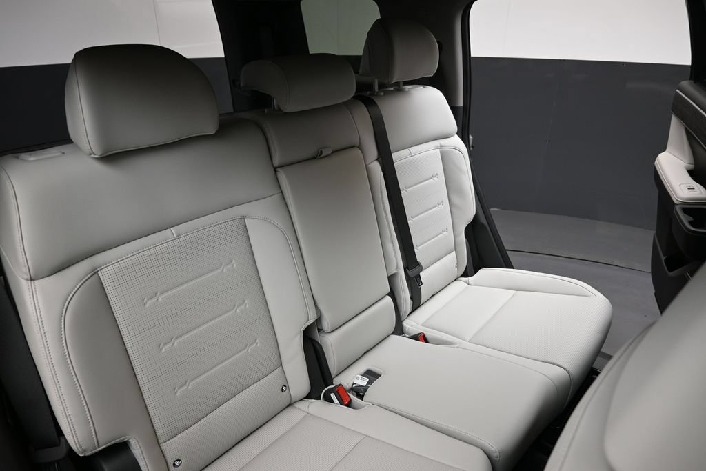 New 2026 Hyundai Santa Fe Limited AWD/4WD image 16