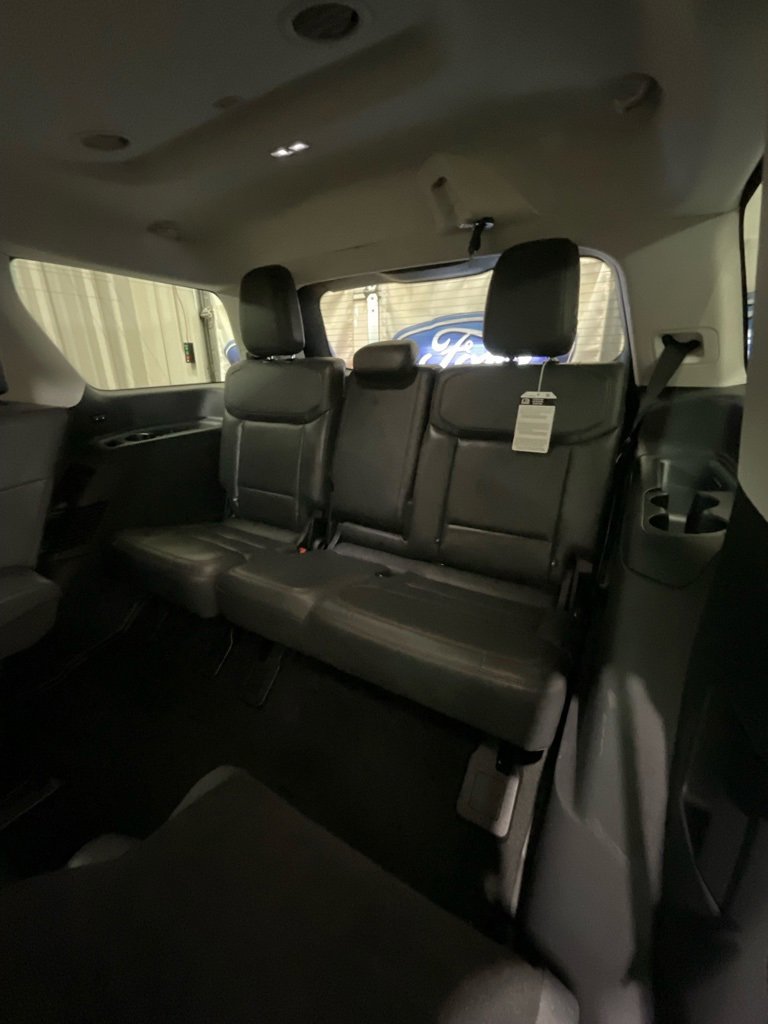 Used 2025 Ford Expedition Active image 12