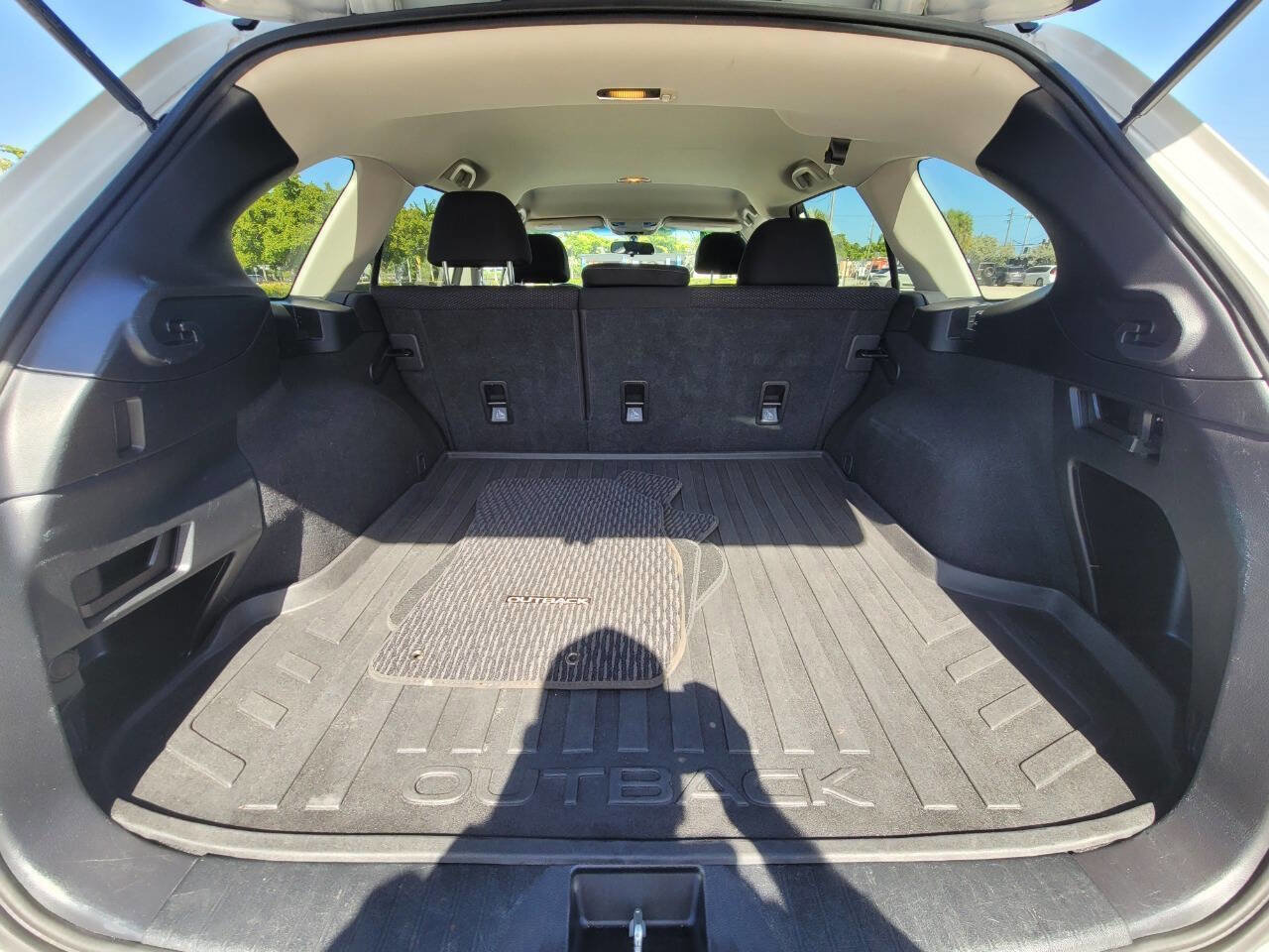 Used 2017 Subaru Outback 2.5i Premium AWD/4WD image 9