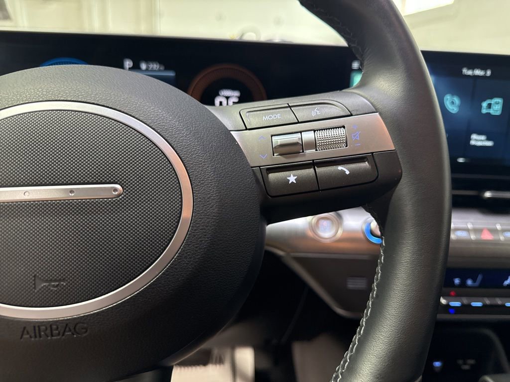 Used 2025 Hyundai Kona SEL image 12