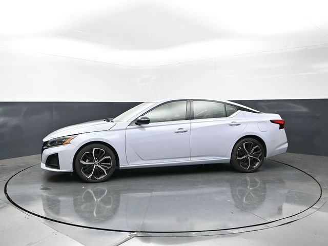 Used 2025 Nissan Altima 2.5 SR FWD image 3