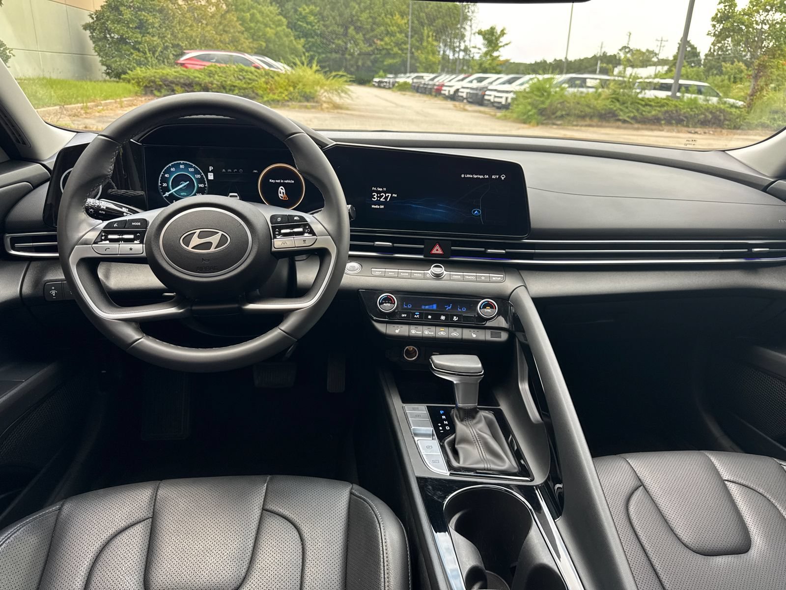 Certified 2025 Hyundai Elantra Limited FWD image 21
