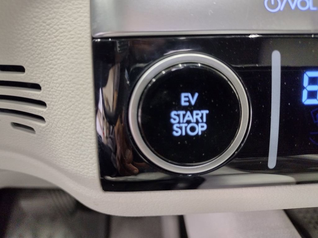 Certified 2025 Hyundai Ioniq 6 SEL image 32