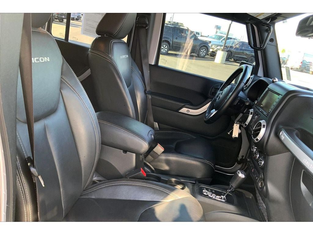 Used 2017 Jeep Wrangler Unlimited Rubicon AWD/4WD image 8