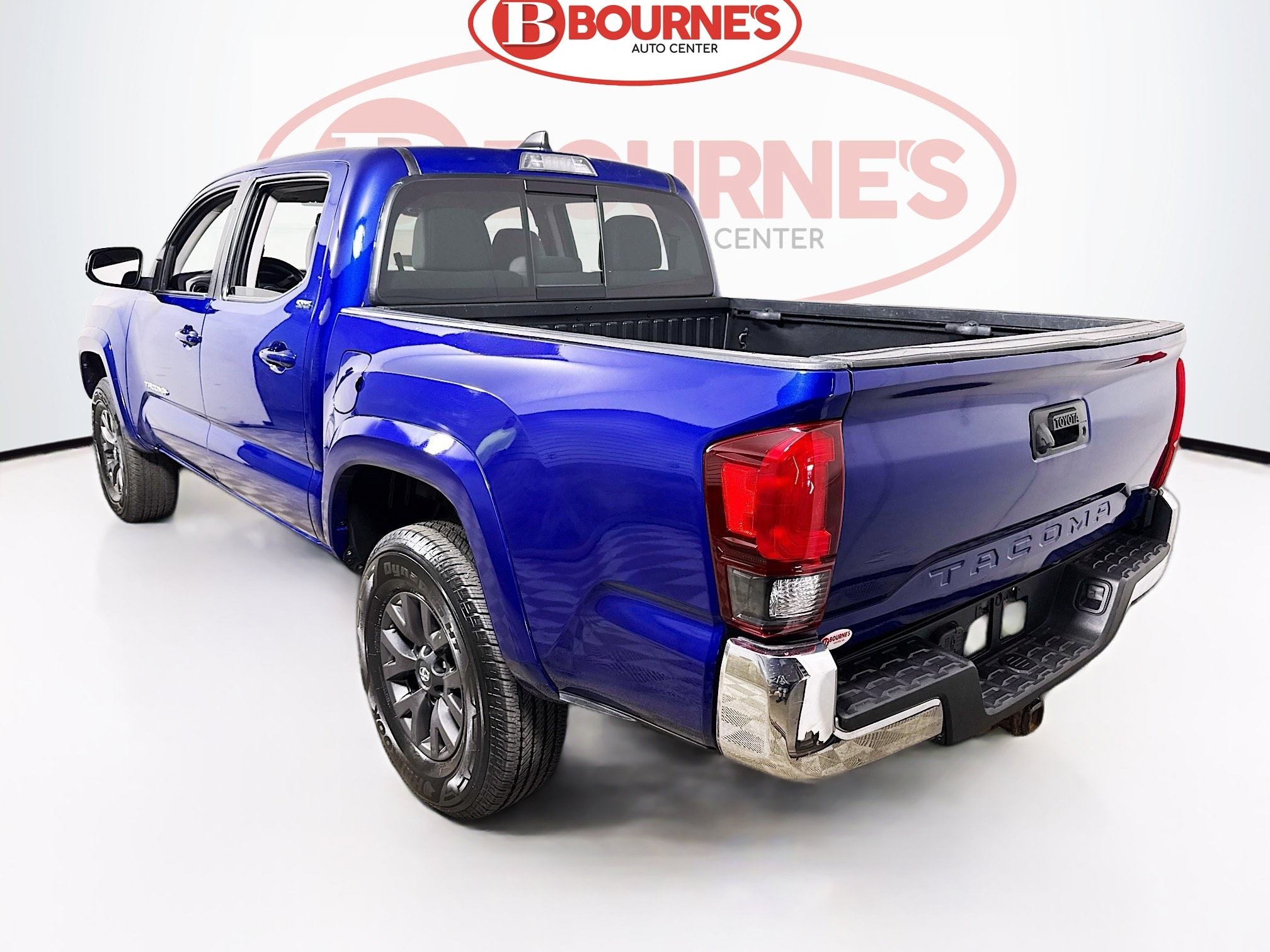 Used 2023 Toyota Tacoma SR5 AWD/4WD image 7